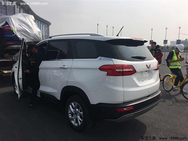五菱首款SUV或叫宏光S3 悬浮式车顶或7座布局高清图片