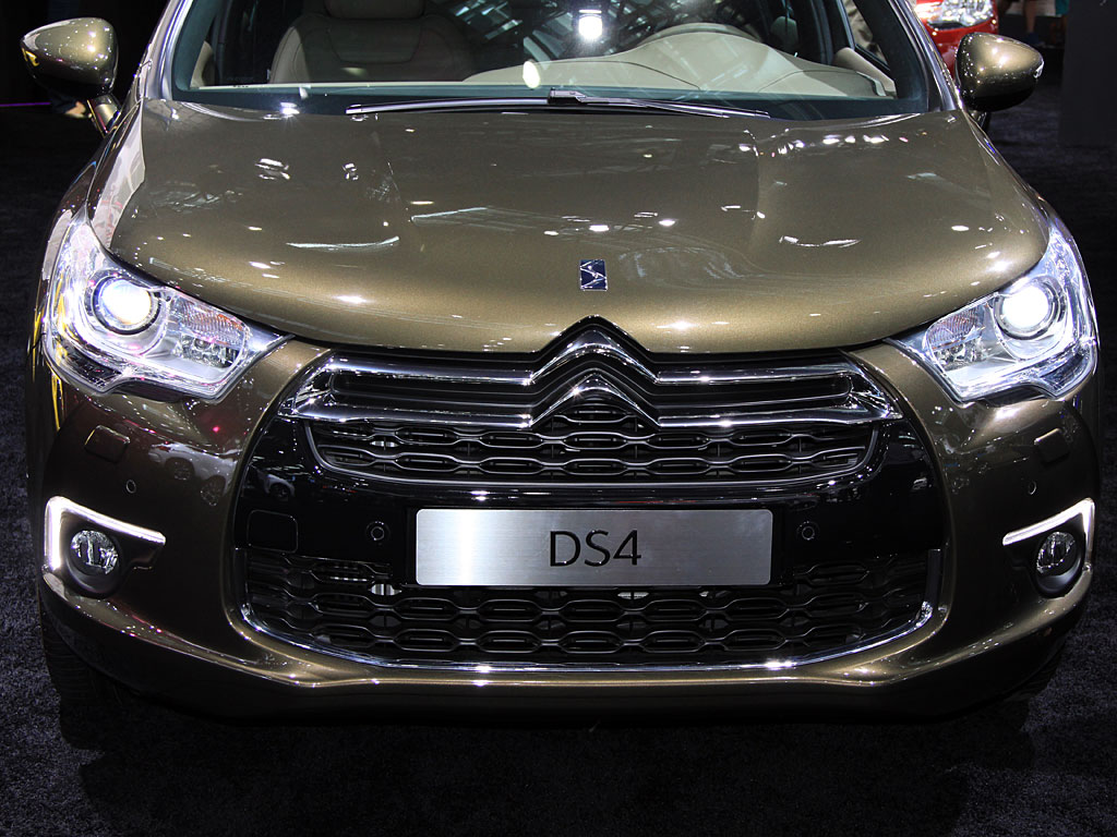 DS 4