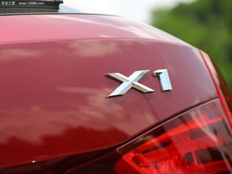 宝马X114款 sDrive18i X设计套装