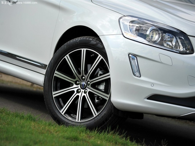 沃尔沃XC60 2015款 2.5T T6 AWD 智越版