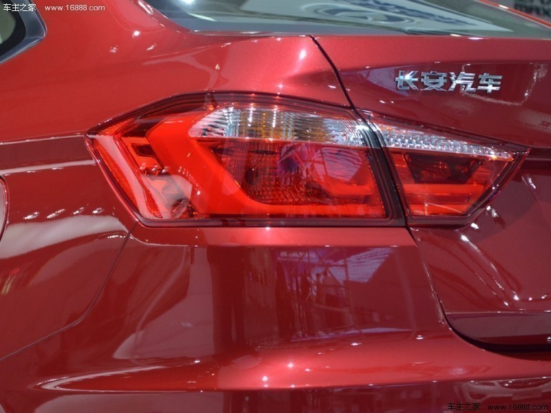 悦翔V7 2015款 1.6L 自动乐趣型