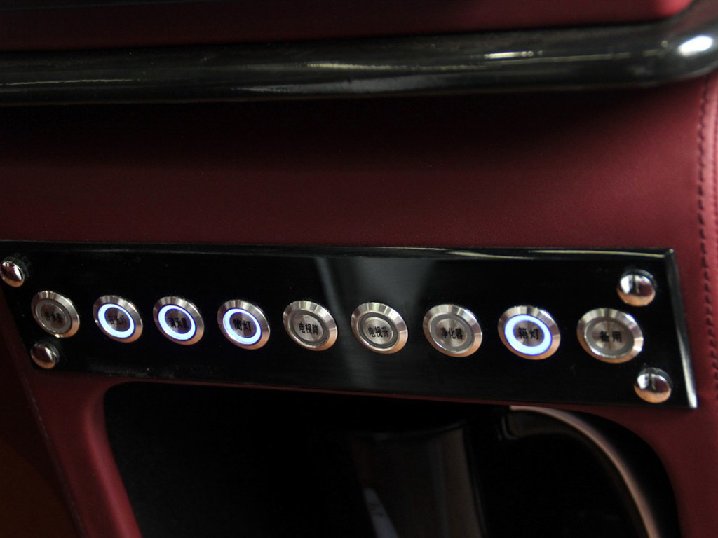 新凯威霆 2015款 3.0L 标准型