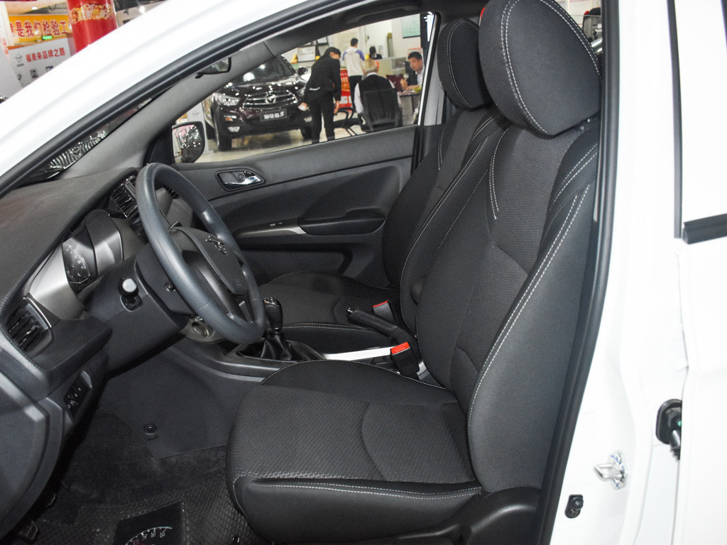 海马M3 2016款 1.5L 手动舒适型天窗版