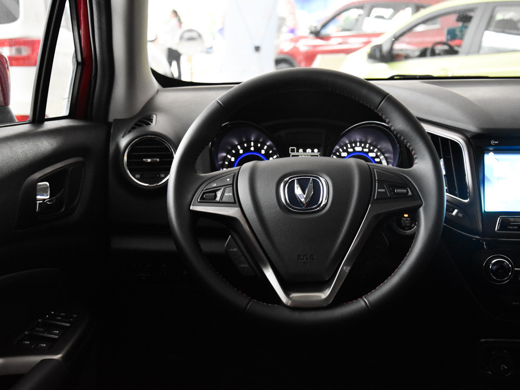 长安cs15 2016款 1.5l 手动尊贵版