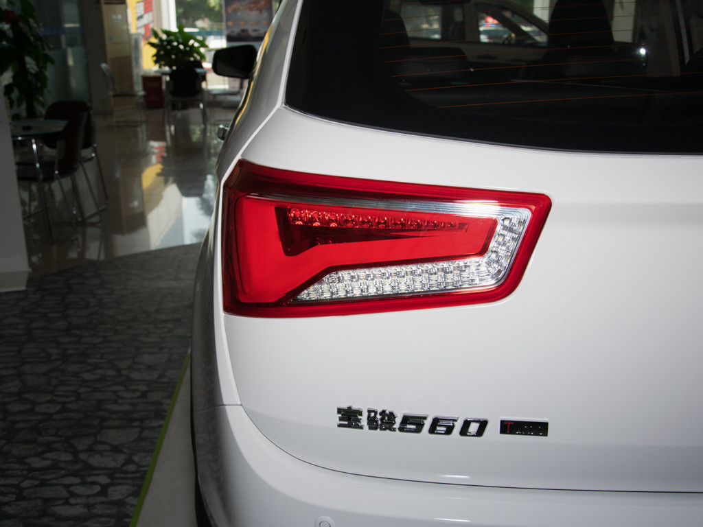 宝骏560 2016款 1.5T 手动豪华型