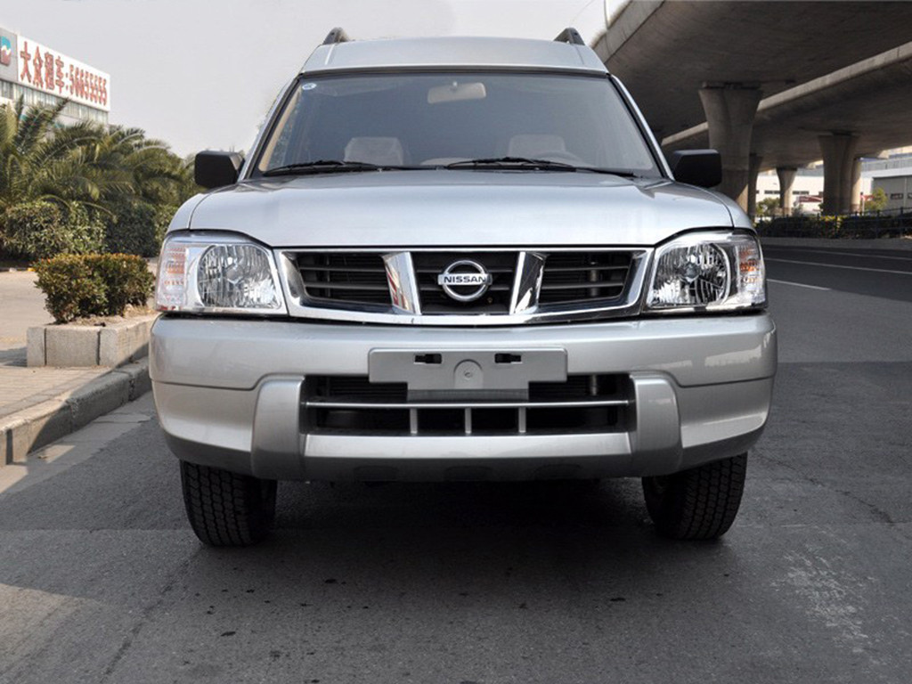 日产ZN厢式车 2013款 2.4L两驱标准型5座