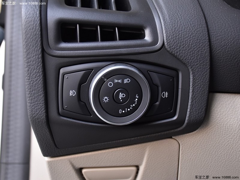 福克斯 2015款 三厢 1.6L 自动舒适型