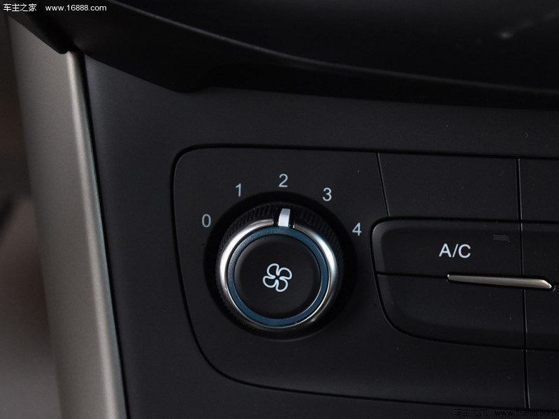 福克斯 2015款 三厢 1.6L 自动舒适型