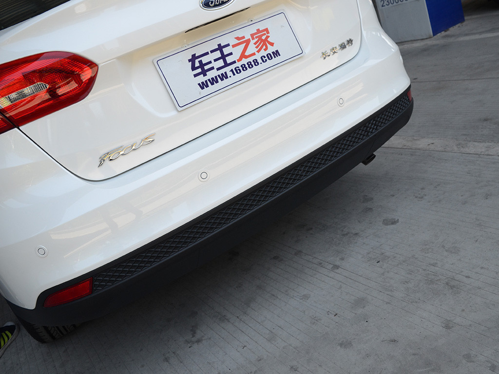 福克斯 2015款 三厢 1.6L 自动舒适型