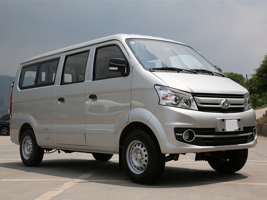 汽车图库 (2/4) 外观 基本型 参考成交价: 询最低价>> 参数配置