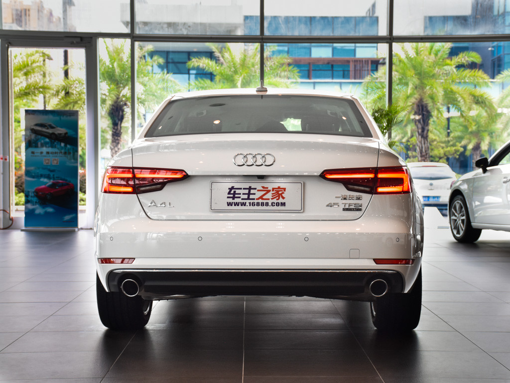 奥迪A4L 2017款 45 TFSI quattro 风尚型