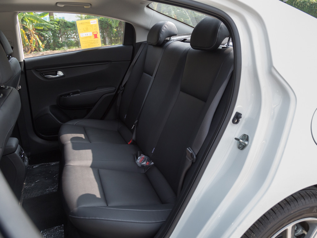 起亚K2 2017款  三厢 1.6L AT Premium