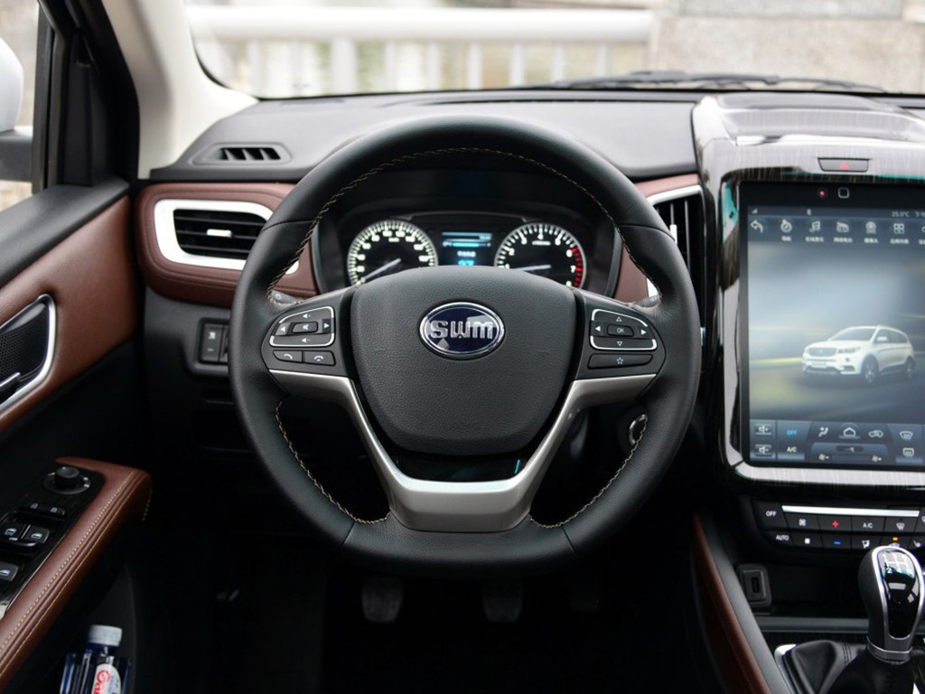 汽车图库 (16/55) 内饰 2016款 1.