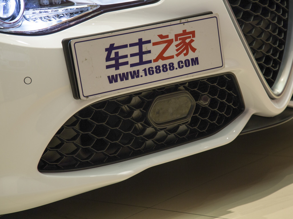 Giulia朱丽叶 2017款 2.0T 280HP 豪华版