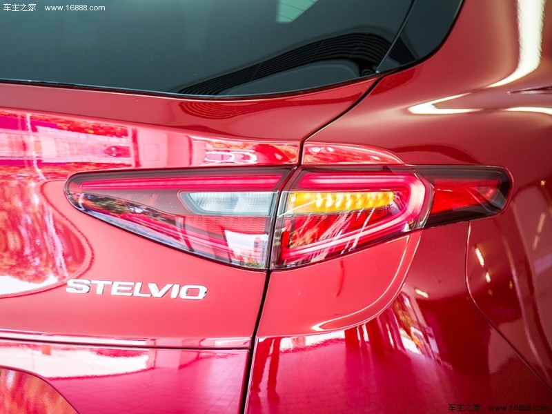 Stelvio斯坦维2017款 2.0T 280HP 豪华版（指导价：暂无）
