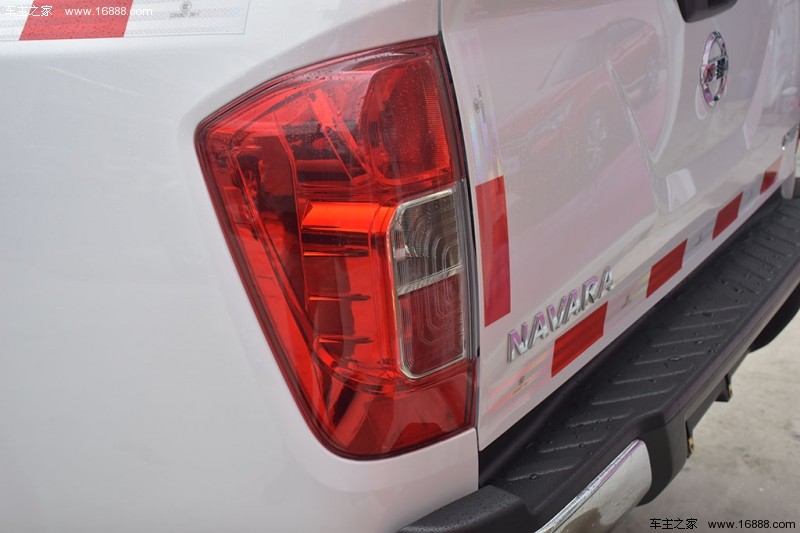 纳瓦拉2017款 2.5L自动四驱豪华版QR25（指导价：18.78万）