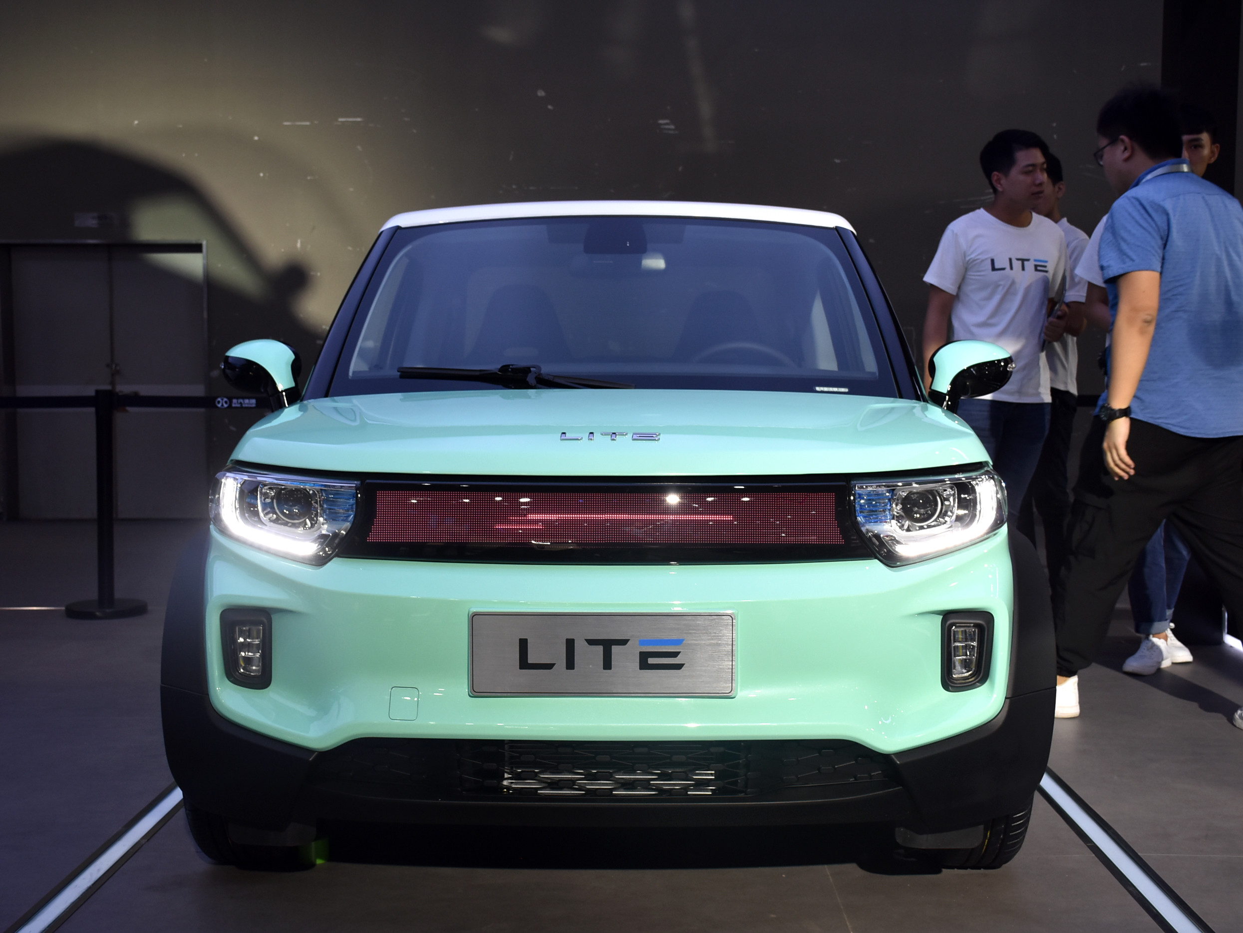 汽车图库 北汽新能源 北汽新能源 lite(3/29) 外观 2017款 原力限量版