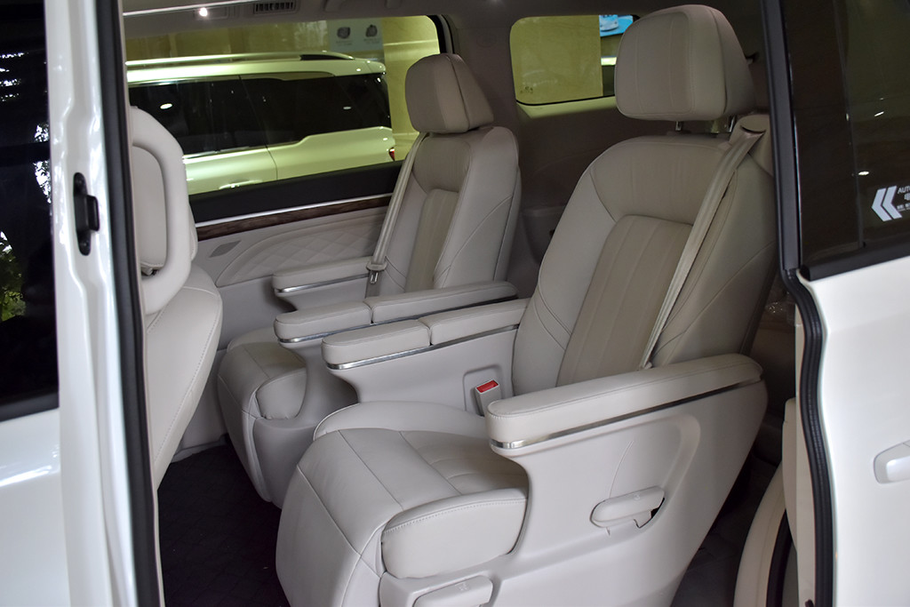 传祺gm82018款 320t 尊贵版