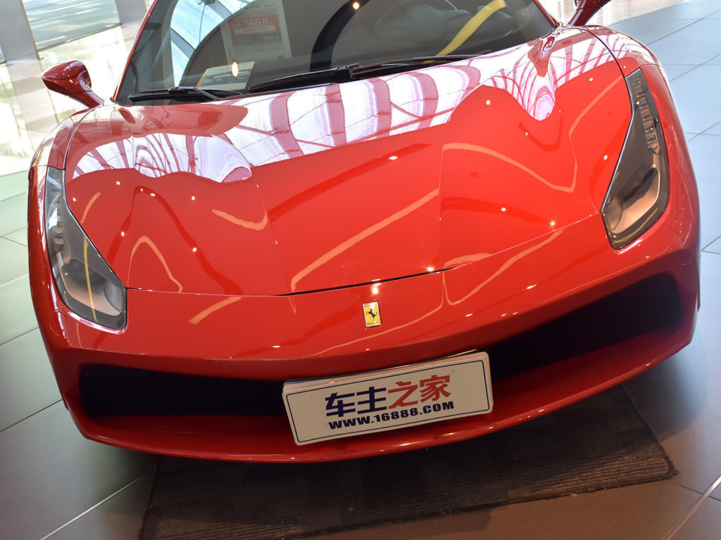 法拉利4882015款 488 GTB