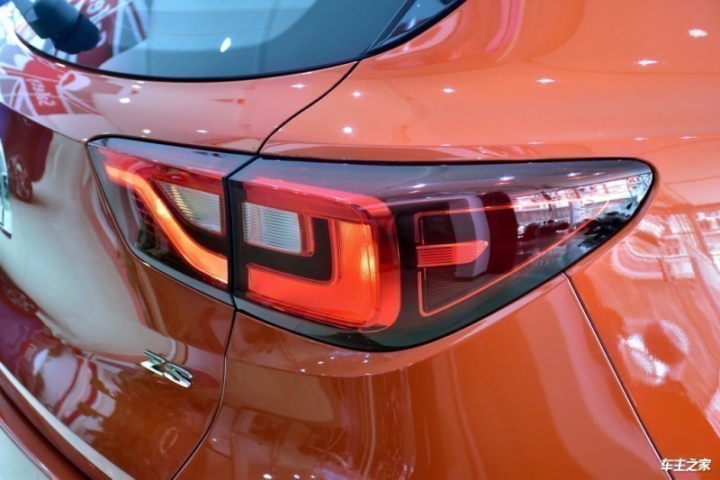 名爵ZS2018款 1.5L 自动豪华版