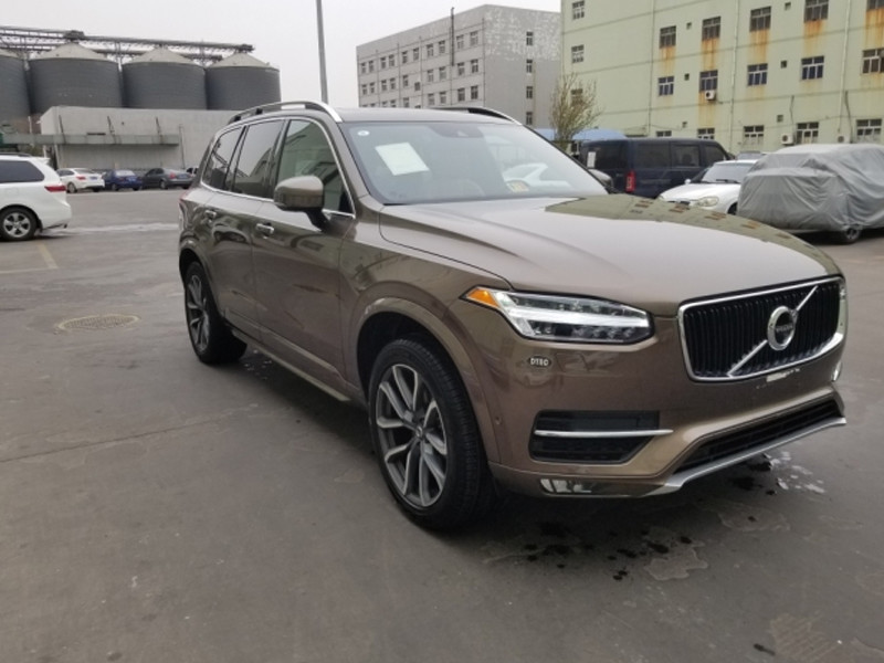 沃尔沃XC90美版2017款 2.0T T6 Momentum 7座