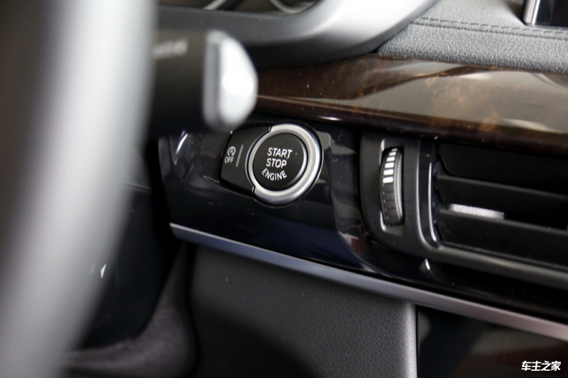 宝马X62019款 xDrive28i M运动套装