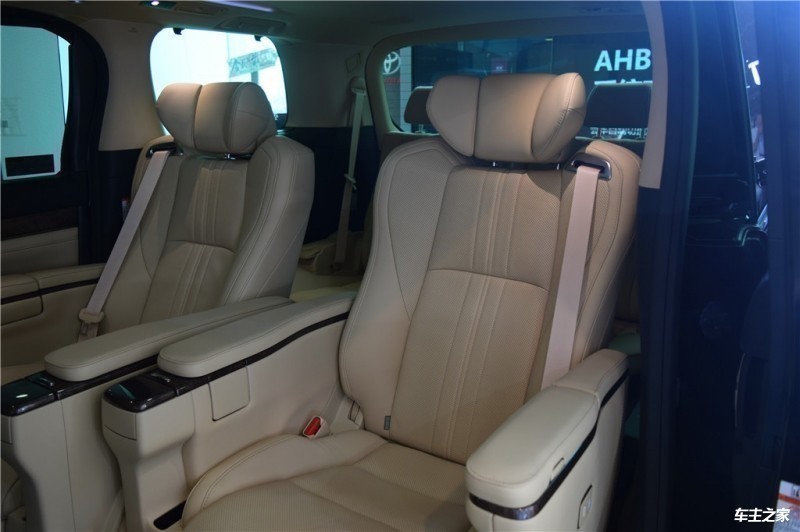 威尔法2019款 2.5L HV豪华版