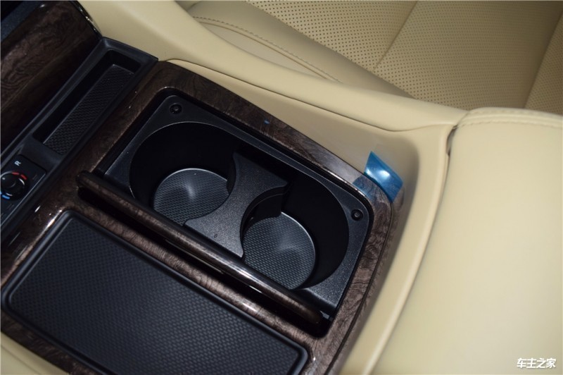 威尔法2019款 2.5L HV豪华版