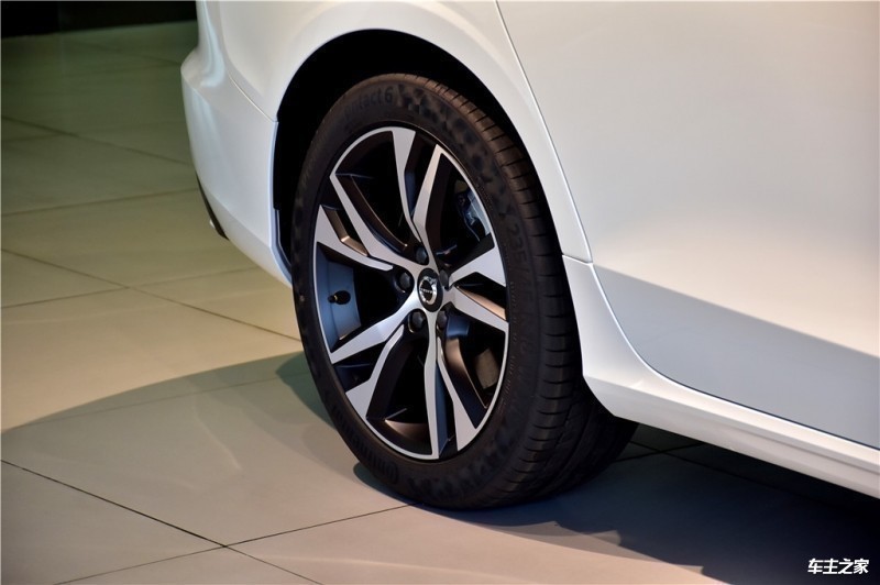 沃尔沃V602020款
