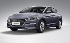 領(lǐng)動(dòng)插電混動(dòng)圖片