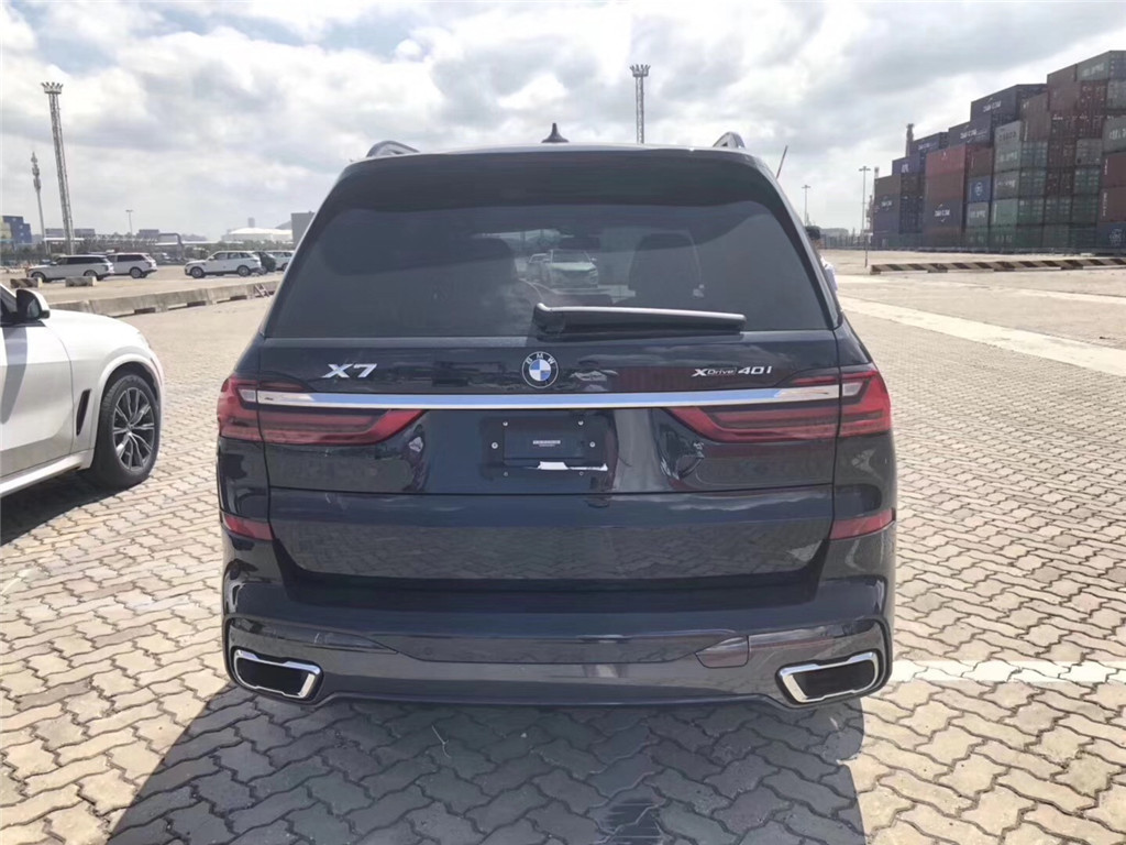 宝马X7加版2019款 xDrive40i M运动 大豪华