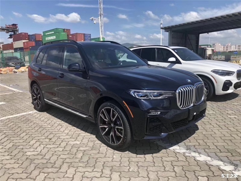 宝马X7加版2019款 xDrive40i M运动 大豪华