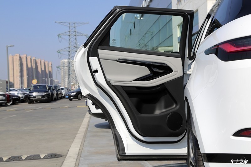 揽胜极光2020款 249PS R-DYNAMIC SE 运动科技版