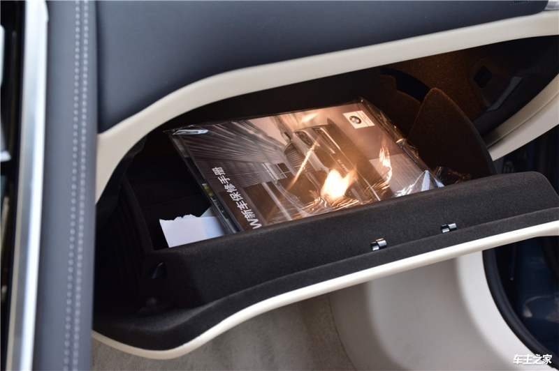 宝马M82019款 M8 双门轿跑车 雷霆版