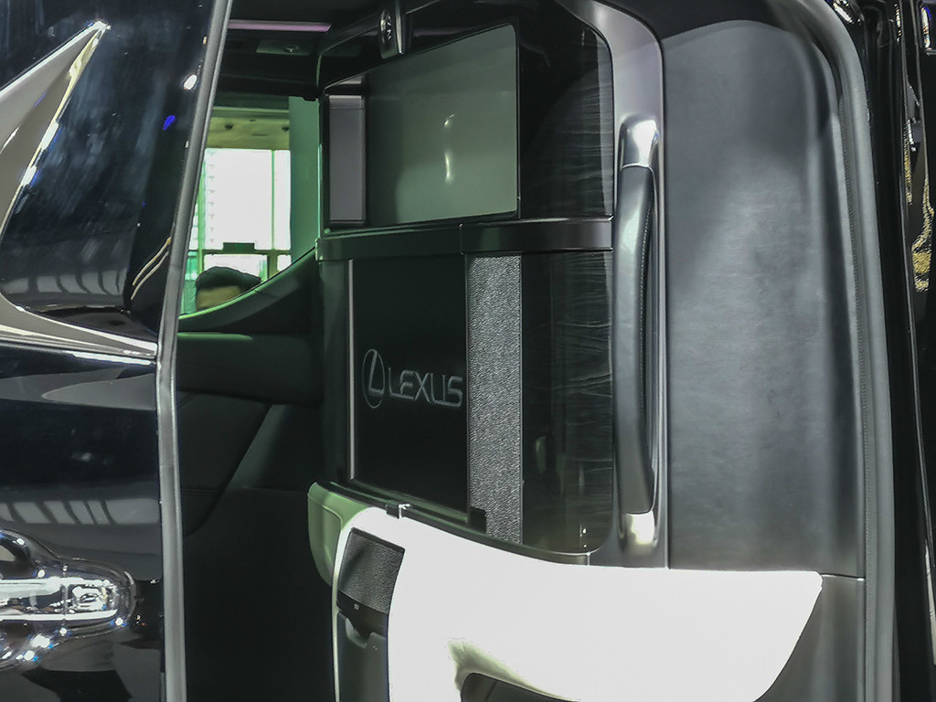 雷克萨斯LM2020款
