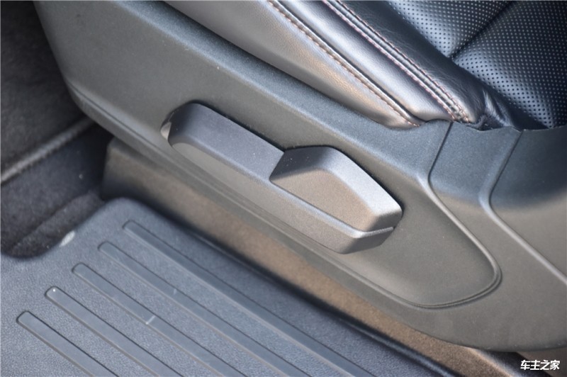 飞行家(进口) 2020款 3.0T V6全驱尊雅版