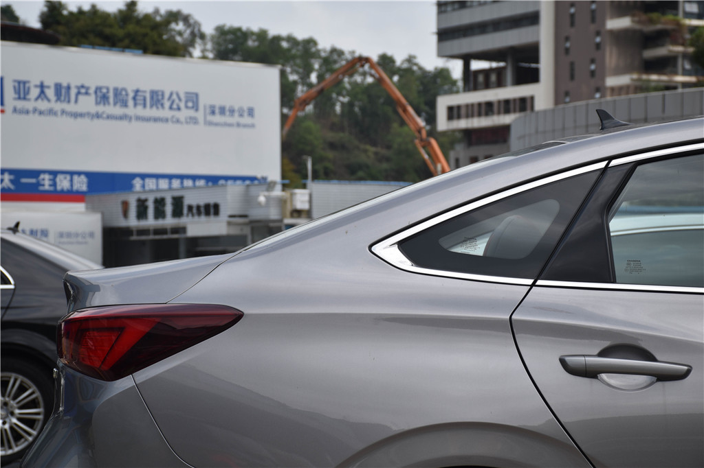 逸动 2020款 PLUS 蓝鲸NE 1.4T GDI DCT旗舰型