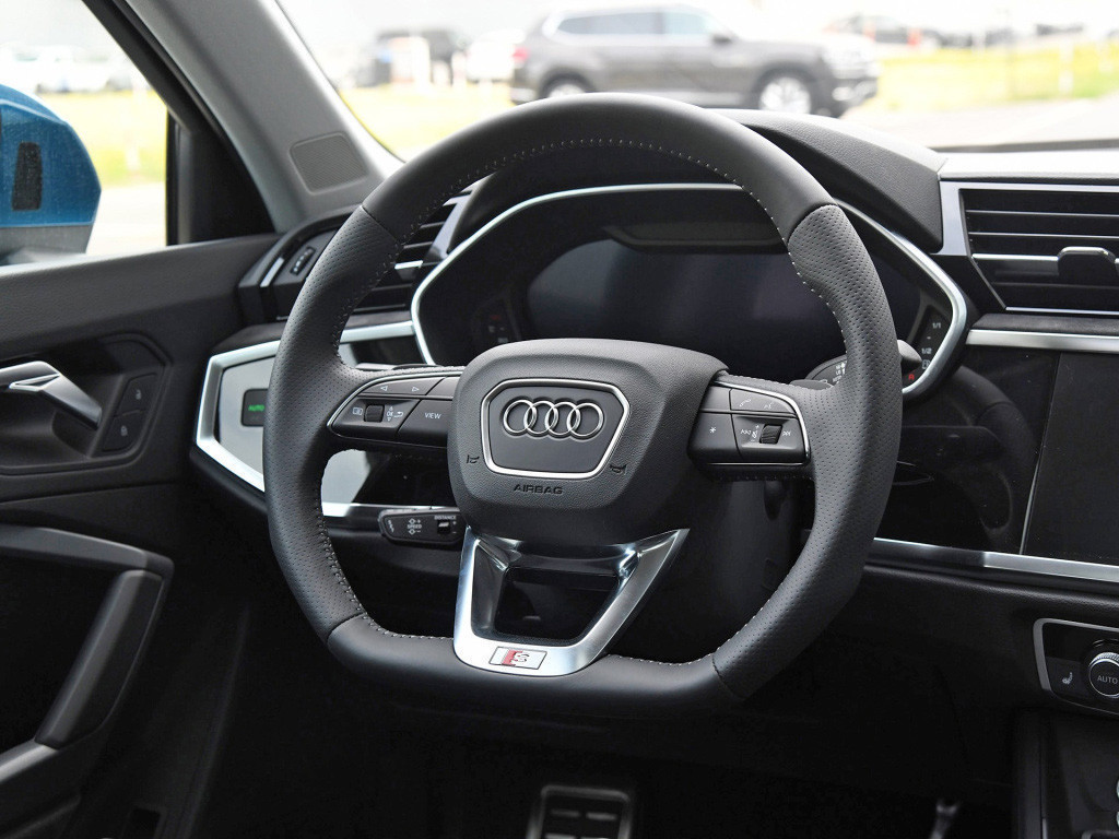 奥迪Q3 Sportback 2020款 45 TFSI quattro 豪华型