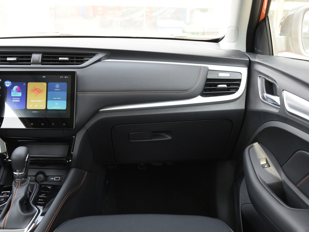 荣威RX3 2021款 PRO 1.6L CVT精英型