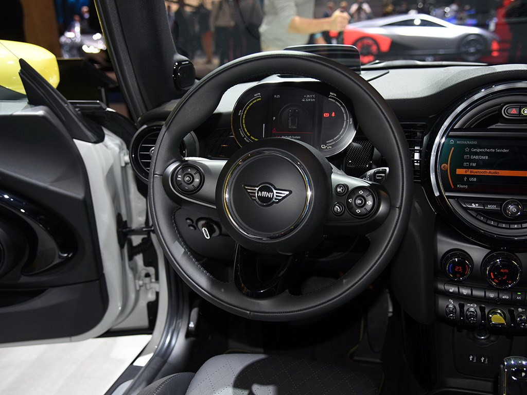 mini 新能源内饰