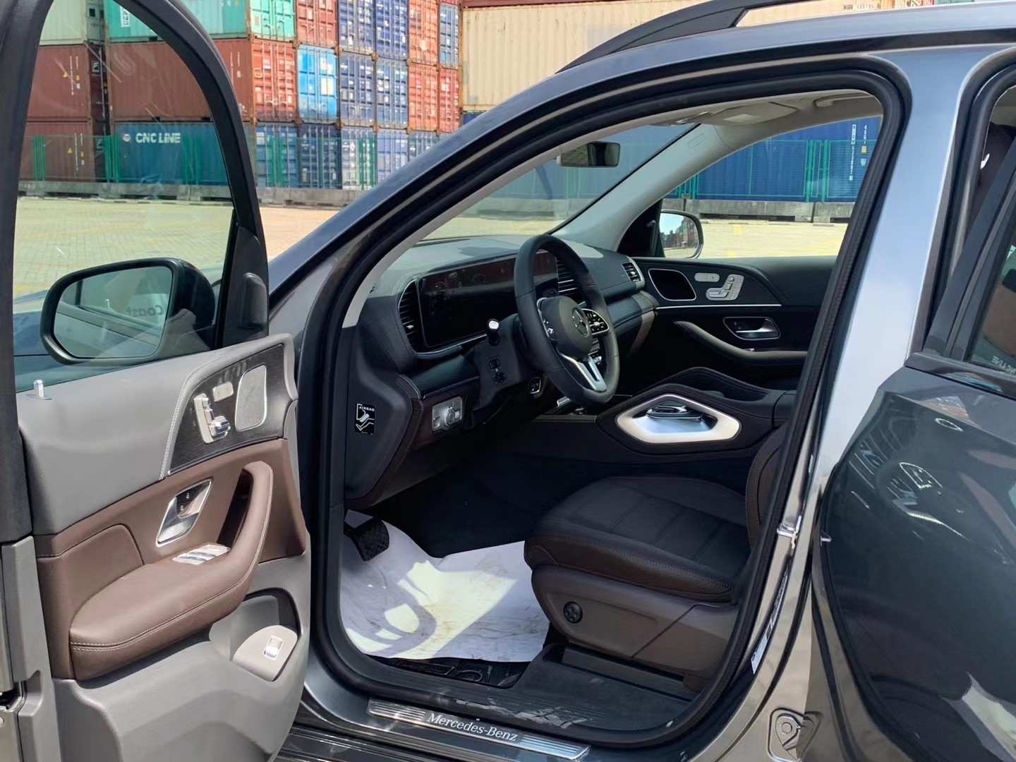 内饰|奔驰gls加版 2020款 gls450 6座 豪华包 运动暗夜包 雷测包内饰