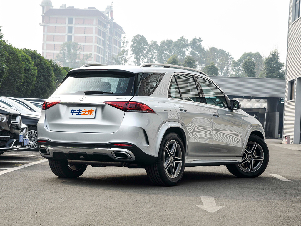 奔驰GLE2022款 GLE 450 4MATIC 时尚型