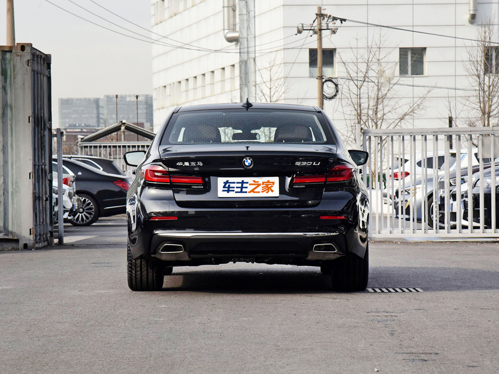 宝马5系2022款 改款 530Li 行政型 豪华套装