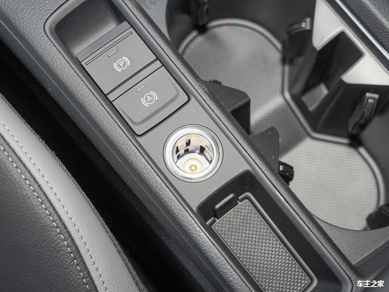 奥迪Q32022款 35 TFSI 进取动感型