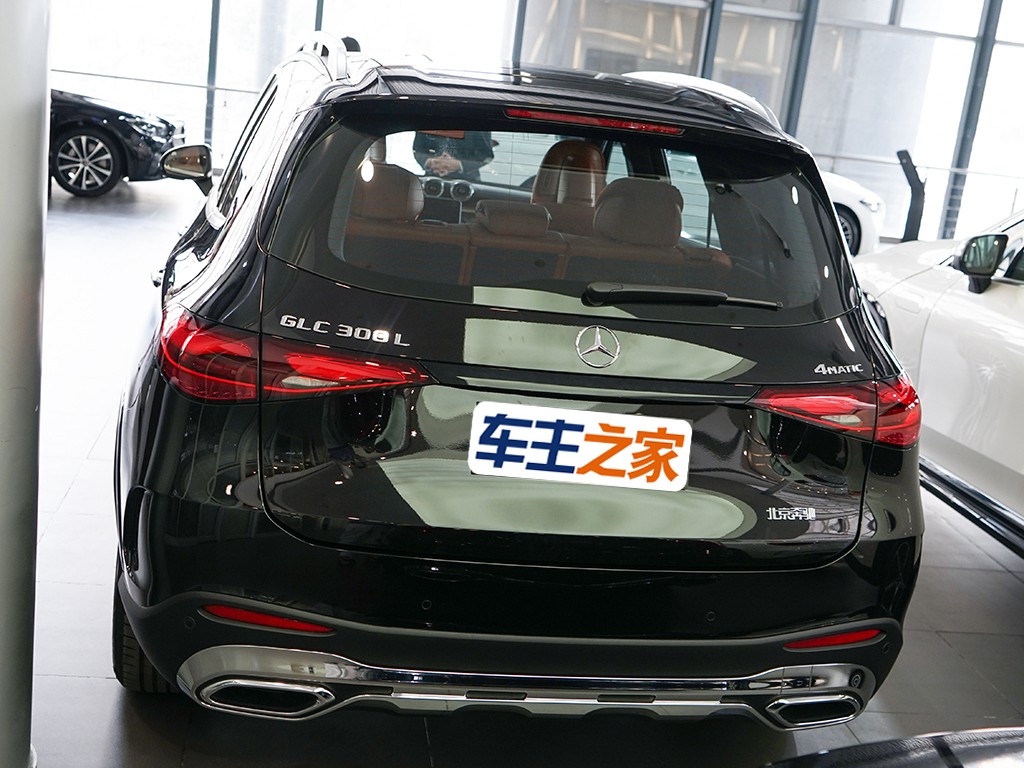 奔驰GLC 2023款 GLC 300 L 4MATIC 动感型 7座