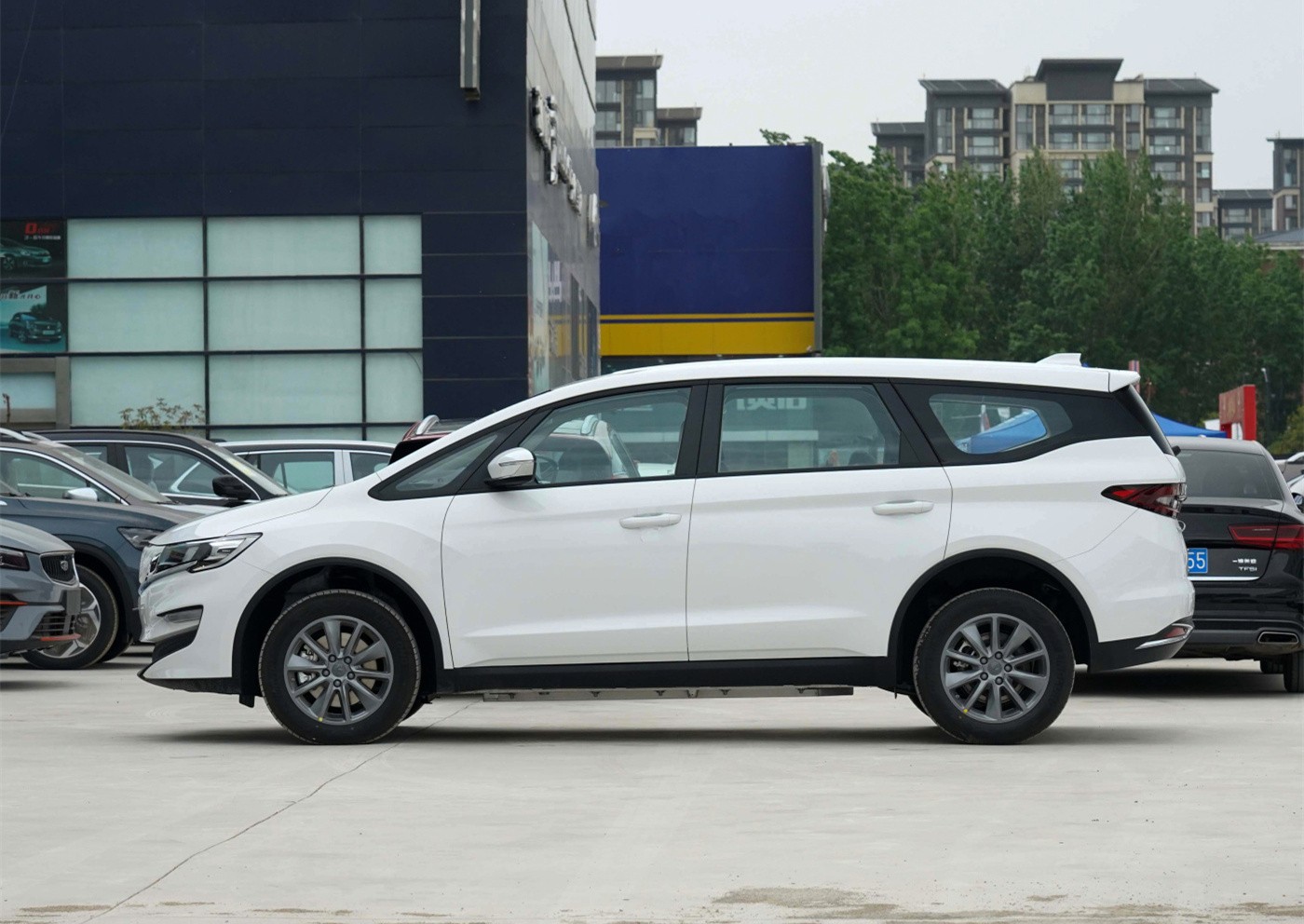 五菱微旅车2021款