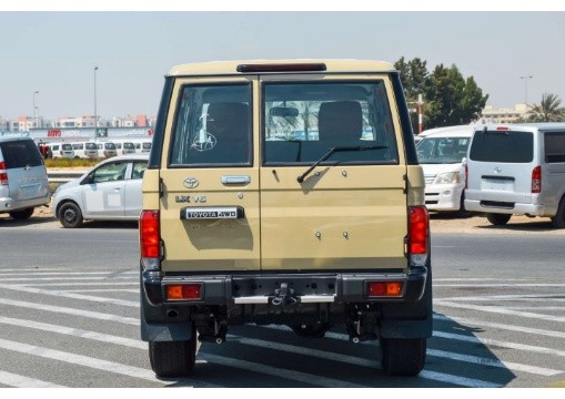 酷路泽70系列中东版外观