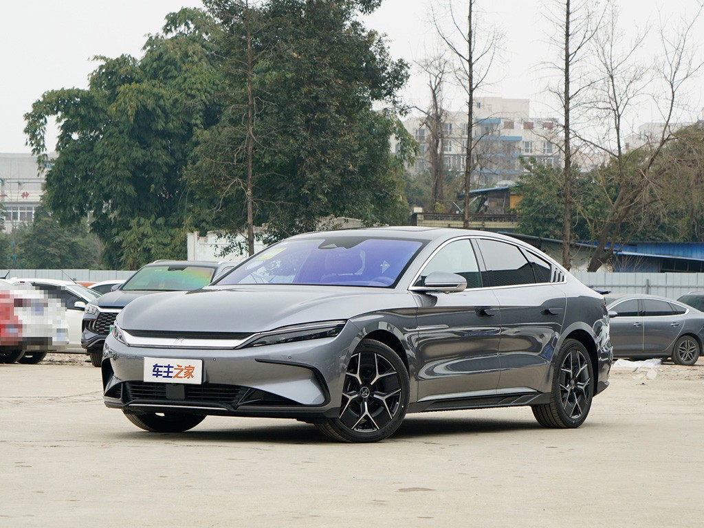 凯迪拉克CT6 2024款 EV 荣耀版 605KM前驱尊贵型