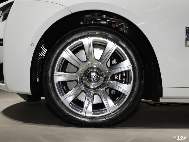 古思特 2024款 6.7T 长轴距版
