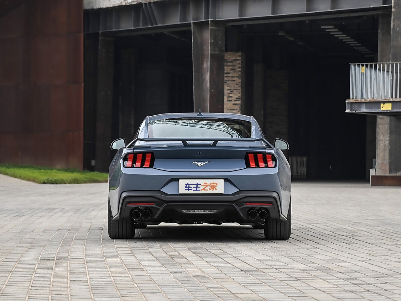 Mustang 2024款 2.3L EcoBoost 硬顶性能版